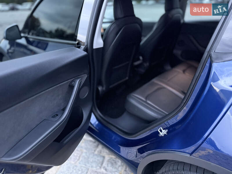 Позашляховик / Кросовер Tesla Model Y 2021 в Харкові