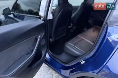 Внедорожник / Кроссовер Tesla Model Y 2021 в 