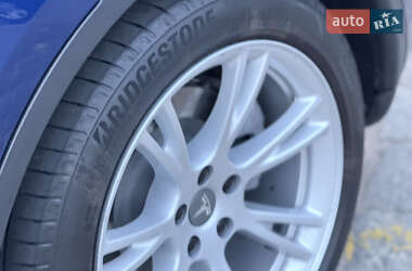 Внедорожник / Кроссовер Tesla Model Y 2021 в 