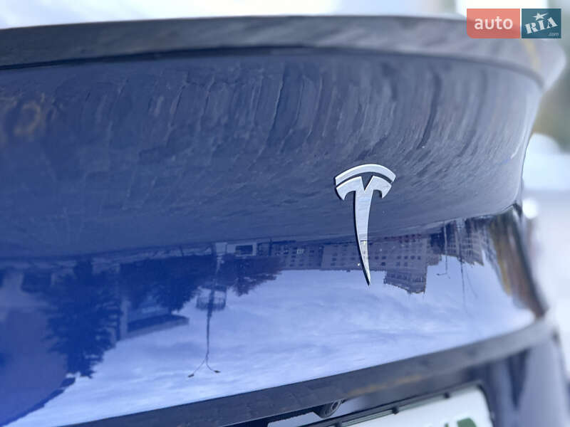 Позашляховик / Кросовер Tesla Model Y 2021 в Харкові