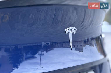 Внедорожник / Кроссовер Tesla Model Y 2021 в 