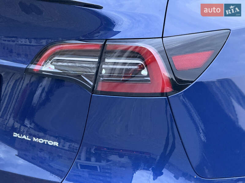 Позашляховик / Кросовер Tesla Model Y 2021 в Харкові