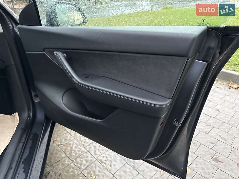 Внедорожник / Кроссовер Tesla Model Y 2022 в Львове