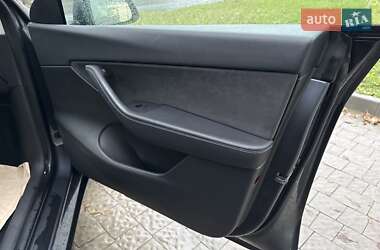 Позашляховик / Кросовер Tesla Model Y 2022 в 