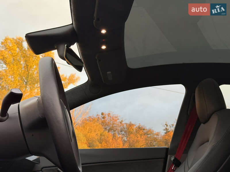 Позашляховик / Кросовер Tesla Model Y 2021 в Києві