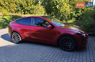 Позашляховик / Кросовер Tesla Model Y 2024 в 