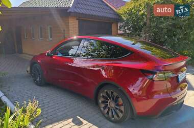 Позашляховик / Кросовер Tesla Model Y 2024 в 