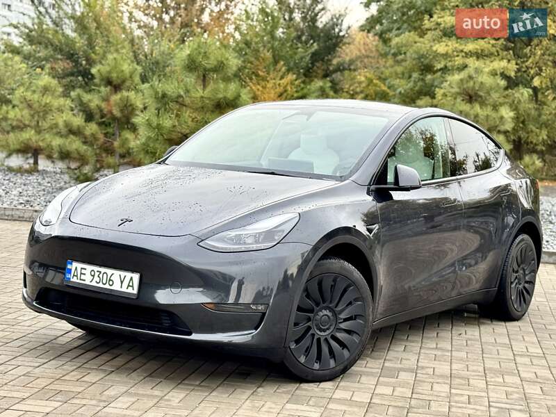 Позашляховик / Кросовер Tesla Model Y 2024 в 