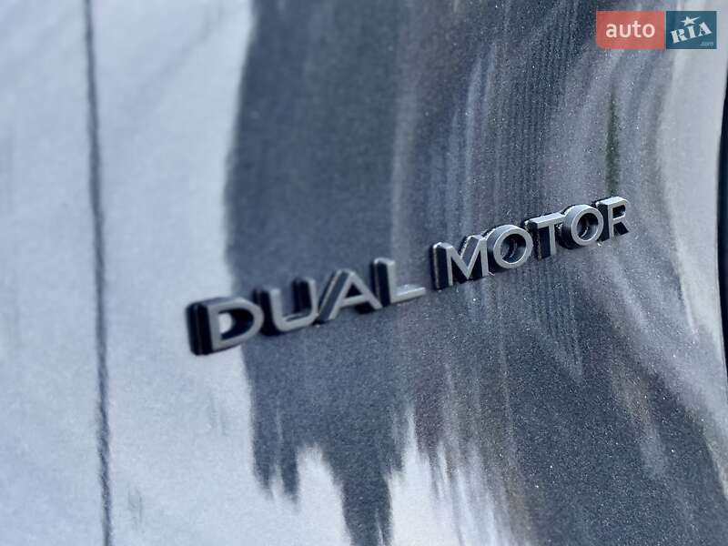 Позашляховик / Кросовер Tesla Model Y 2024 в Дніпрі