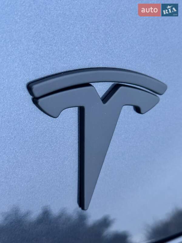 Позашляховик / Кросовер Tesla Model Y 2024 в Дніпрі