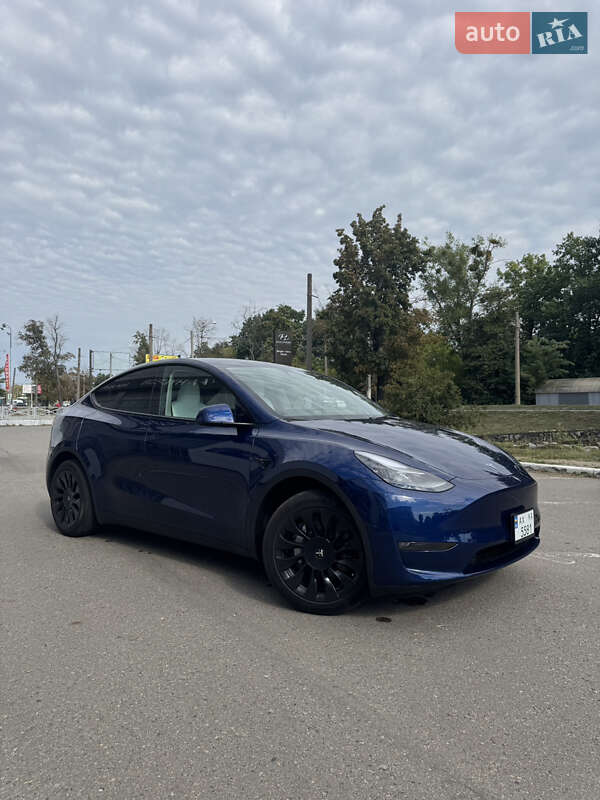 Tesla Model Y 2023