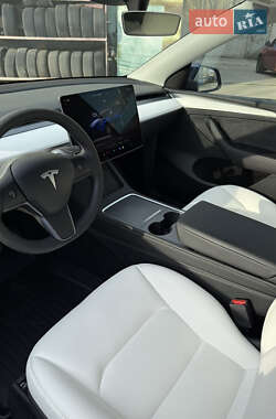 Внедорожник / Кроссовер Tesla Model Y 2023 в Ивано-Франковске