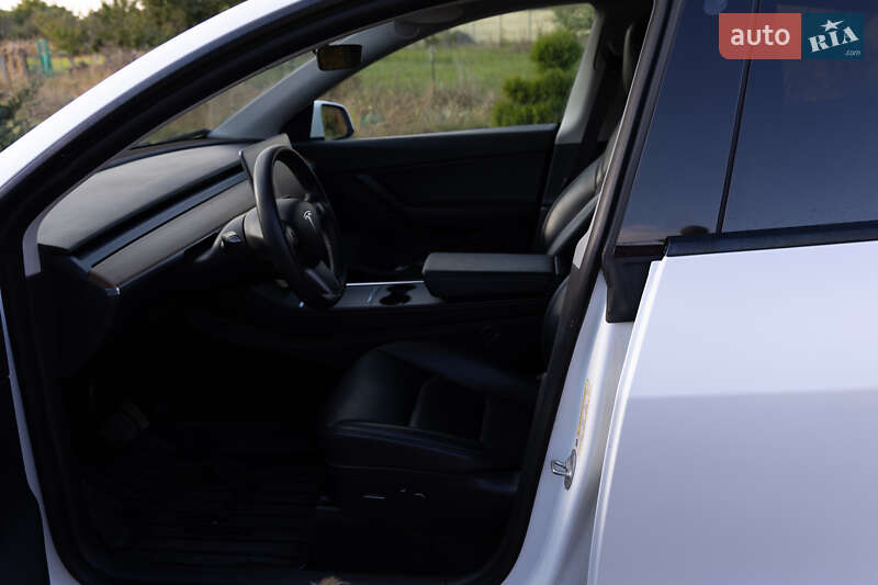 Внедорожник / Кроссовер Tesla Model Y 2021 в Чернигове