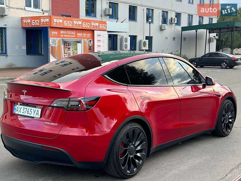 Внедорожник / Кроссовер Tesla Model Y 2023 в Киеве