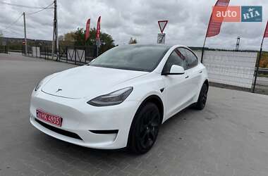 Позашляховик / Кросовер Tesla Model Y 2024 в 