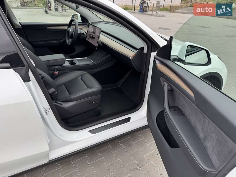 Позашляховик / Кросовер Tesla Model Y 2024 в Ірпені