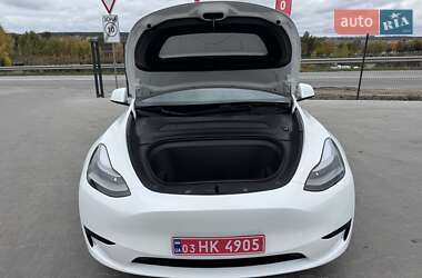 Позашляховик / Кросовер Tesla Model Y 2024 в 