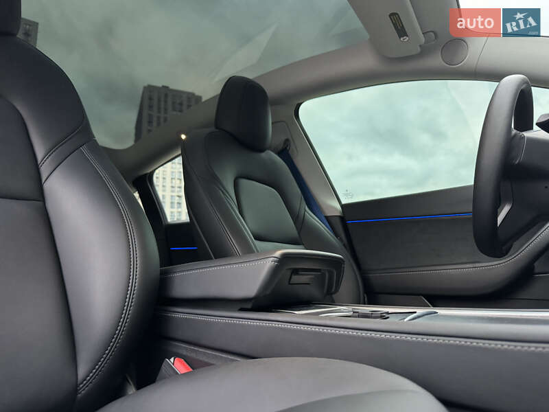 Позашляховик / Кросовер Tesla Model Y 2021 в Києві