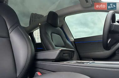 Внедорожник / Кроссовер Tesla Model Y 2021 в 