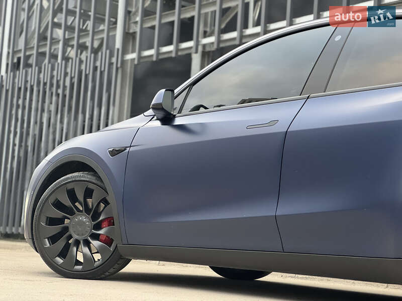 Позашляховик / Кросовер Tesla Model Y 2021 в Києві