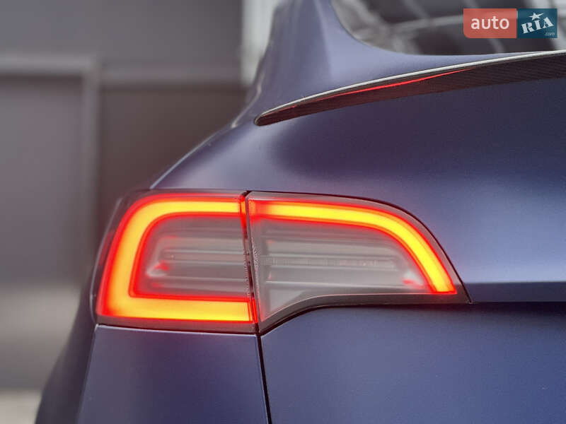 Позашляховик / Кросовер Tesla Model Y 2021 в Києві