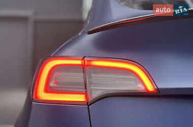 Внедорожник / Кроссовер Tesla Model Y 2021 в 