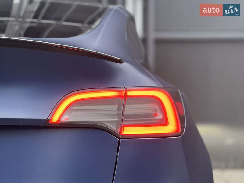 Позашляховик / Кросовер Tesla Model Y 2021 в Києві