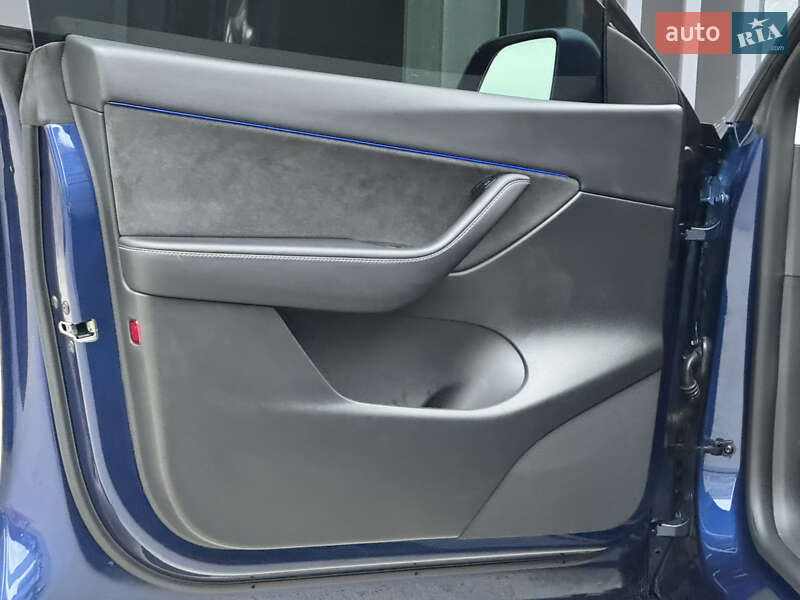 Позашляховик / Кросовер Tesla Model Y 2021 в Києві