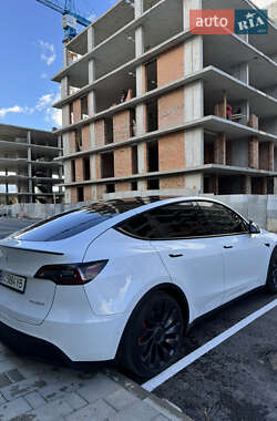 Внедорожник / Кроссовер Tesla Model Y 2021 в 