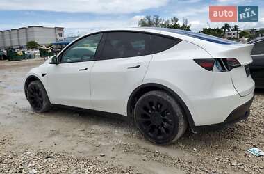 Внедорожник / Кроссовер Tesla Model Y 2024 в 