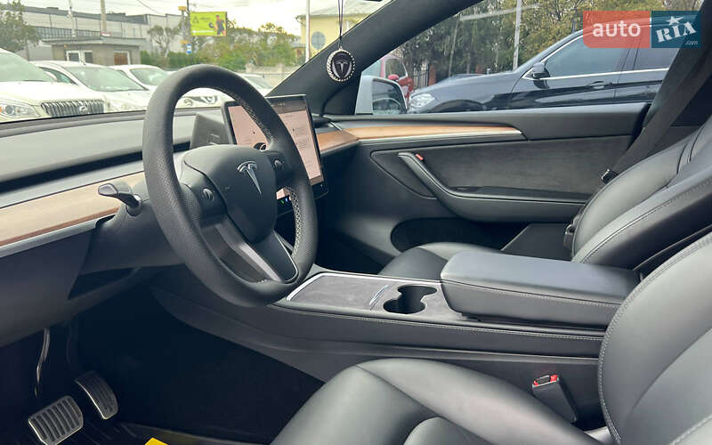 Позашляховик / Кросовер Tesla Model Y 2023 в Івано-Франківську