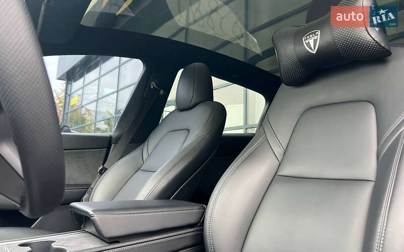 Позашляховик / Кросовер Tesla Model Y 2023 в Івано-Франківську