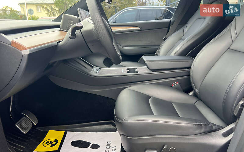 Позашляховик / Кросовер Tesla Model Y 2023 в Івано-Франківську