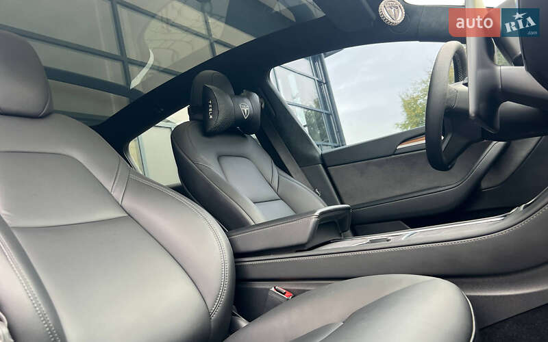 Позашляховик / Кросовер Tesla Model Y 2023 в Івано-Франківську