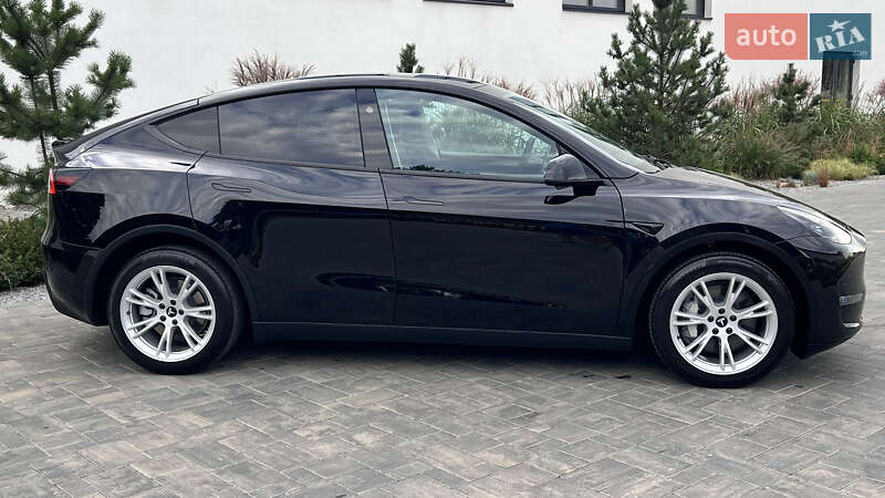 Внедорожник / Кроссовер Tesla Model Y 2023 в Луцке