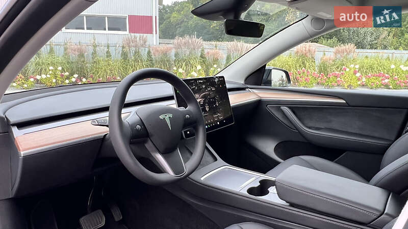 Внедорожник / Кроссовер Tesla Model Y 2023 в Луцке