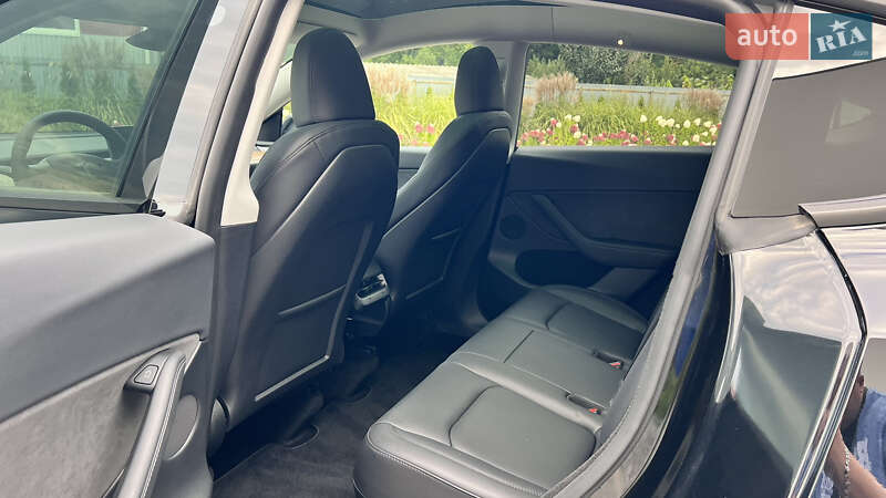 Внедорожник / Кроссовер Tesla Model Y 2023 в Луцке