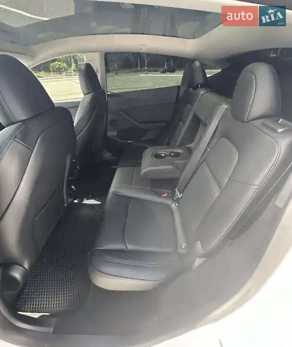 Позашляховик / Кросовер Tesla Model Y 2023 в Києві