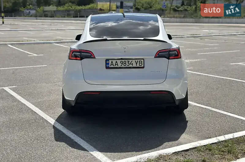 Позашляховик / Кросовер Tesla Model Y 2023 в Києві