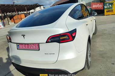 Позашляховик / Кросовер Tesla Model Y 2021 в  фото 8 Позашляховик / Кросовер Tesla Model Y 2021 в