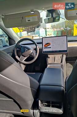 Позашляховик / Кросовер Tesla Model Y 2021 в  фото 12 Позашляховик / Кросовер Tesla Model Y 2021 в