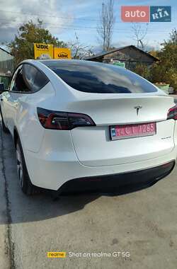 Позашляховик / Кросовер Tesla Model Y 2021 в  фото 10 Позашляховик / Кросовер Tesla Model Y 2021 в