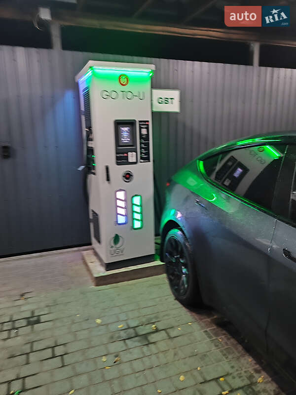 Позашляховик / Кросовер Tesla Model Y 2022 в Дніпрі