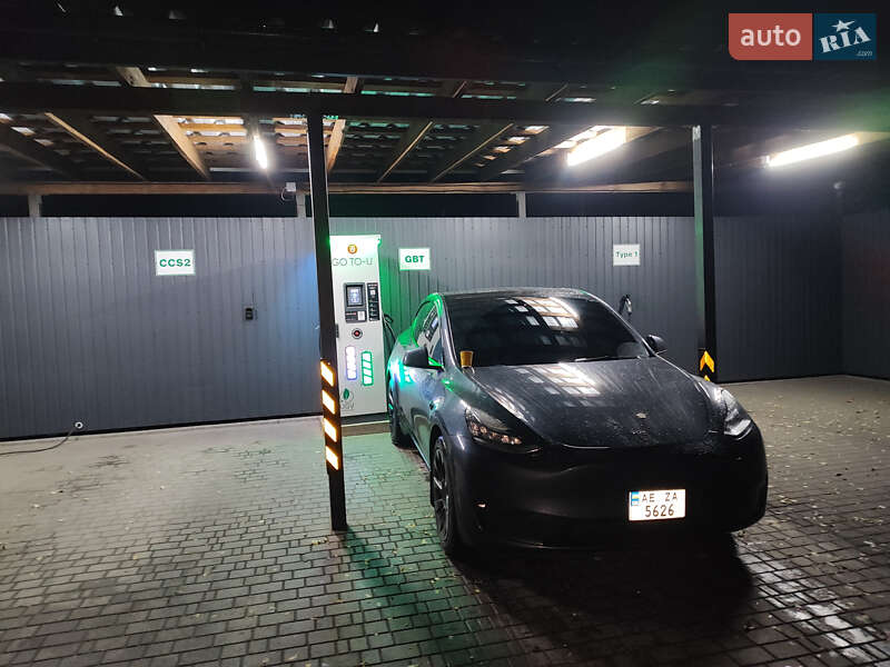 Позашляховик / Кросовер Tesla Model Y 2022 в Дніпрі
