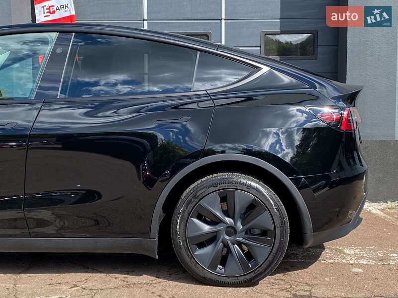 Внедорожник / Кроссовер Tesla Model Y 2024 в Киеве