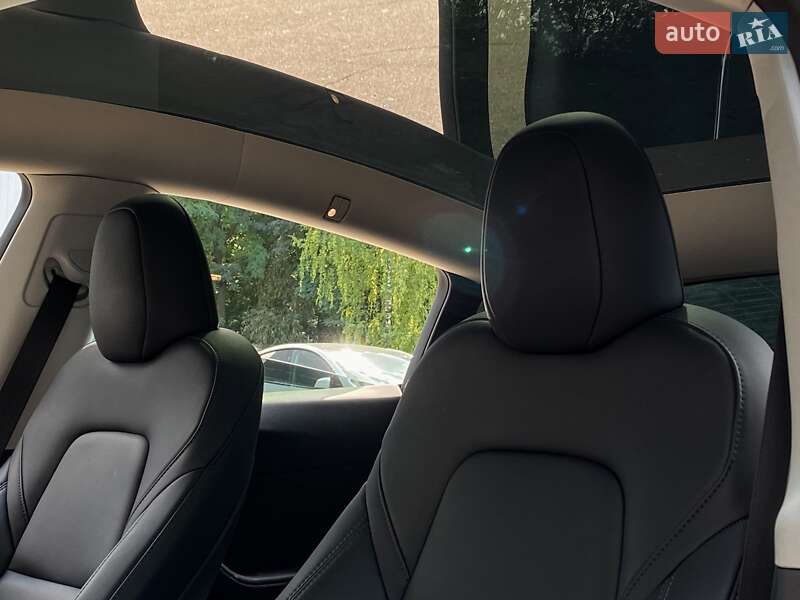Внедорожник / Кроссовер Tesla Model Y 2024 в Киеве