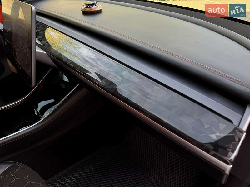 Позашляховик / Кросовер Tesla Model Y 2020 в Ужгороді