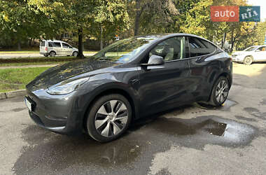 Позашляховик / Кросовер Tesla Model Y 2024 в 