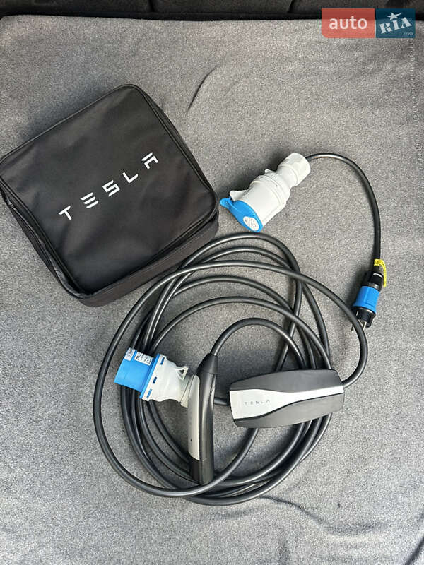 Внедорожник / Кроссовер Tesla Model Y 2024 в Львове фото 27 Внедорожник / Кроссовер Tesla Model Y 2024 в Львове
