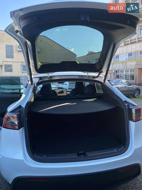 Позашляховик / Кросовер Tesla Model Y 2023 в Ужгороді